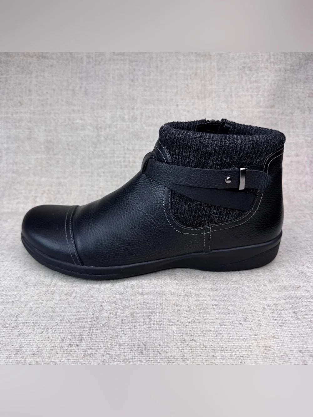 Clarks Black Leather Cheyn Ankle Boots size‎ 8.5 knit sweater ankle, wrap strap